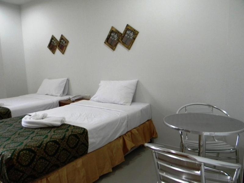 G&B Guesthouse Patong Oda fotoğraf